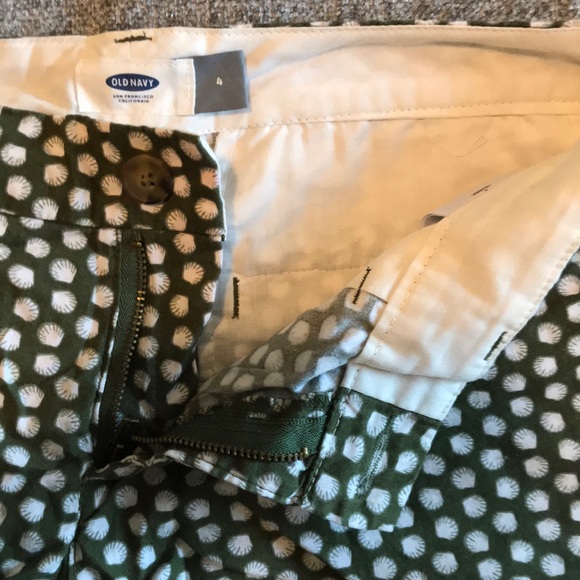 Green Patterned Old Navy Shorts - Picture 3 of 4